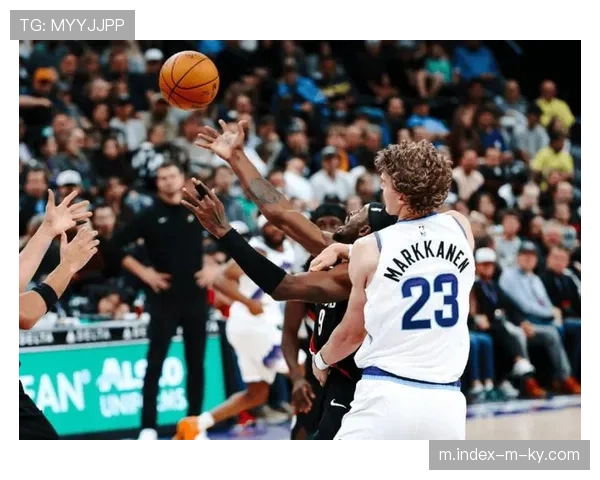 开拓者外线投射深度惊人 多人命中4记三分击溃爵士